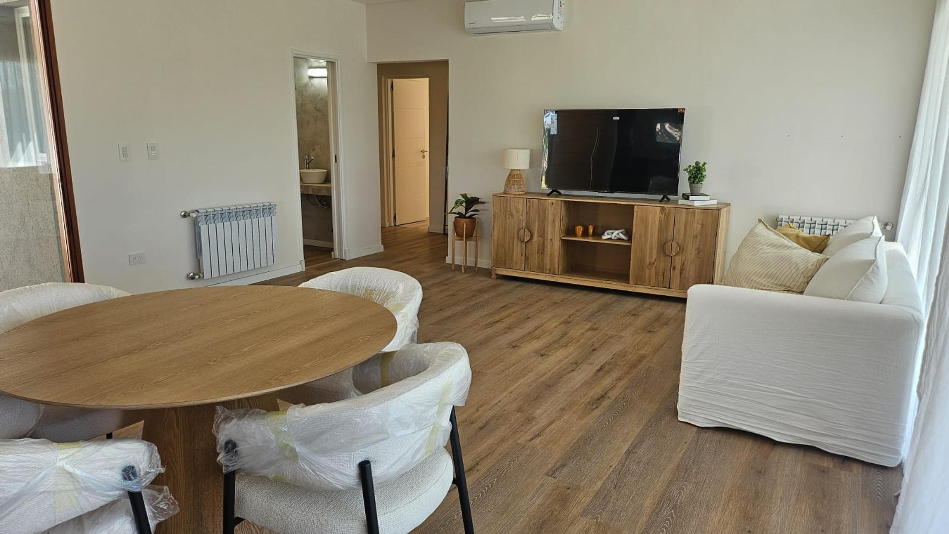 Casa 4 ambientes con 3 baños