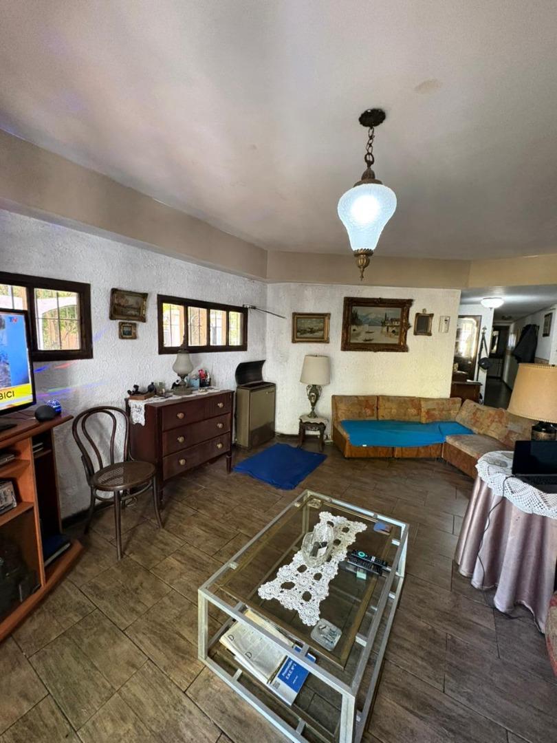 CHALET 4 AMBIENTES + DPTO. 2 AMB