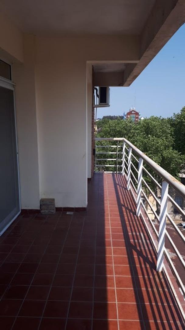 Departamento en Alquiler con 1 cocheras