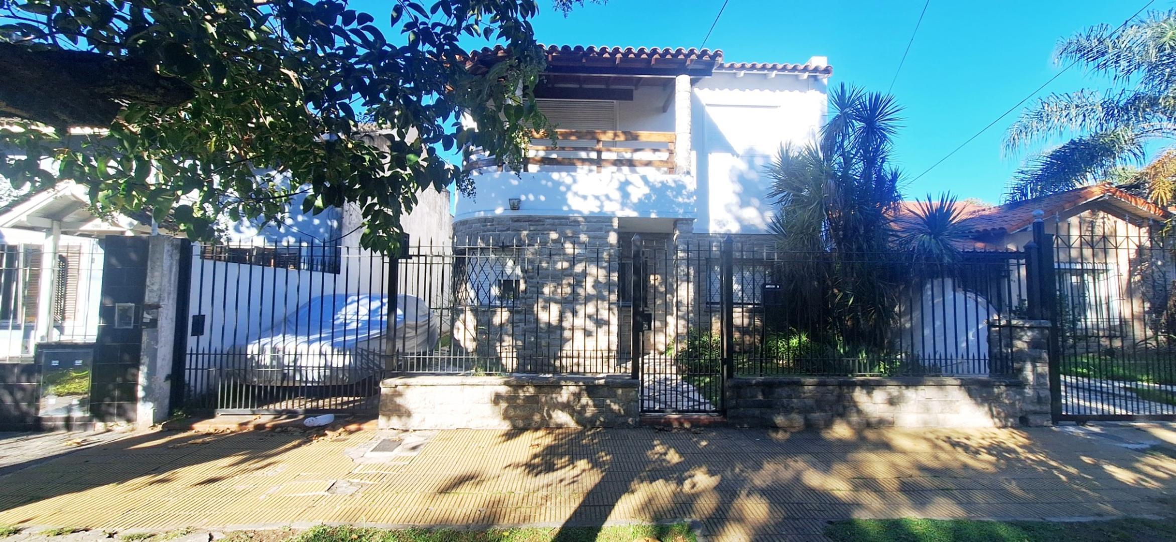 VENTA CASA 4 DORMITORIO * APTA CREDITO   MUY LINDO BARRIO