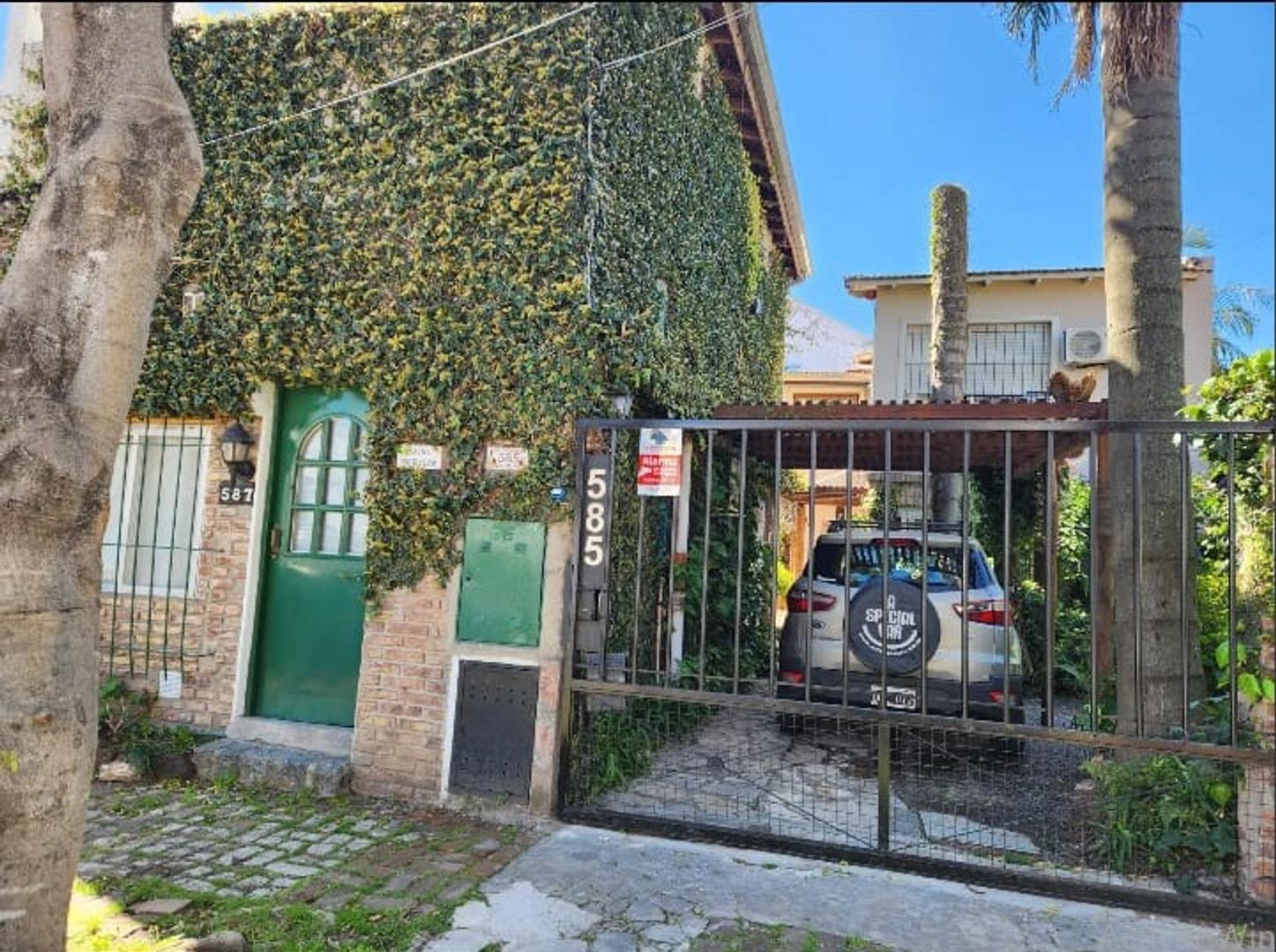 Chalet a la venta en San Isidro con su depto. independiente