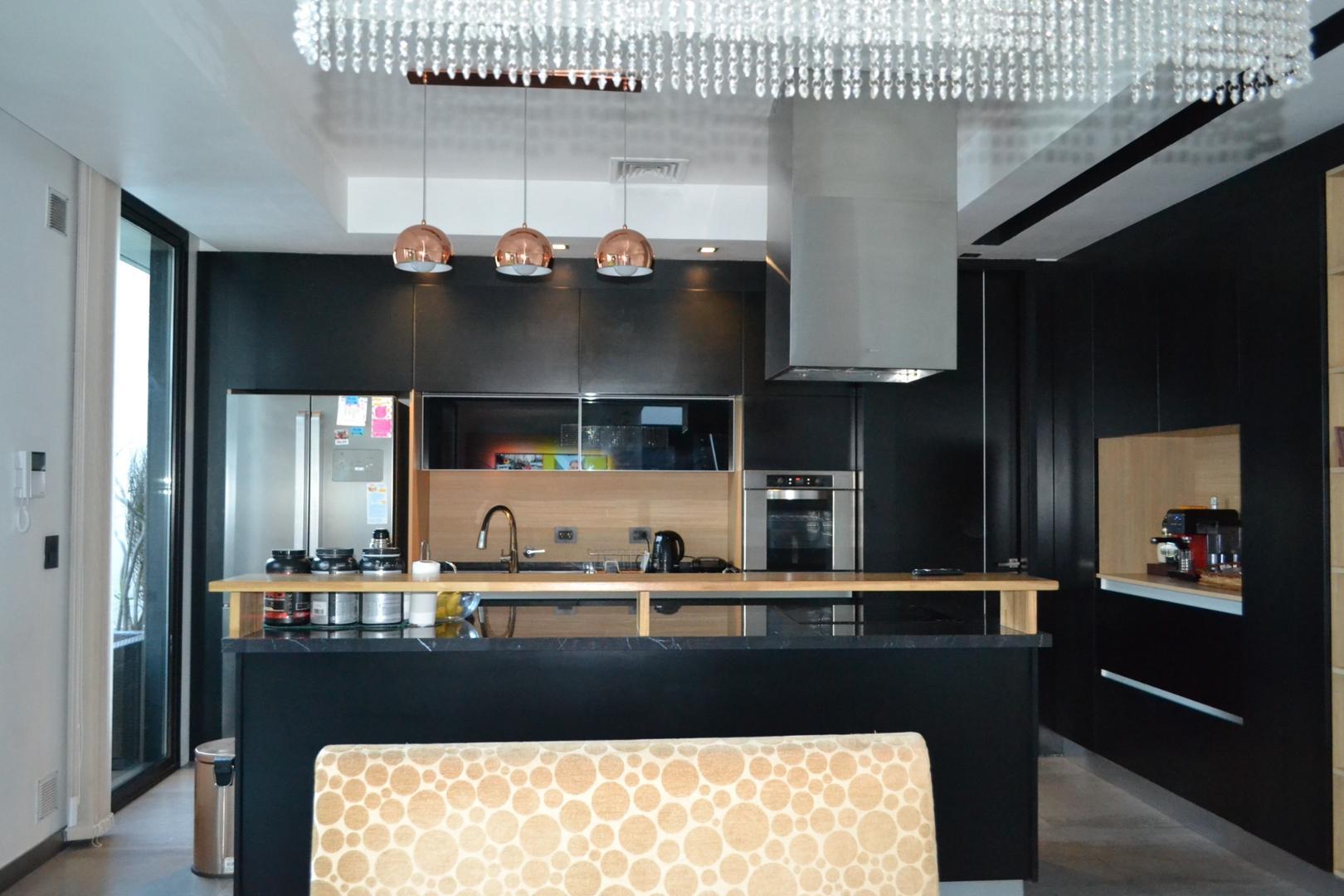 Casa 5 ambientes con 3 baños