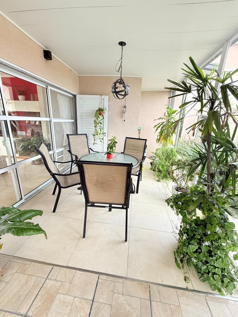 Casa Quinta en Venta – Amplio Terreno Parquizado