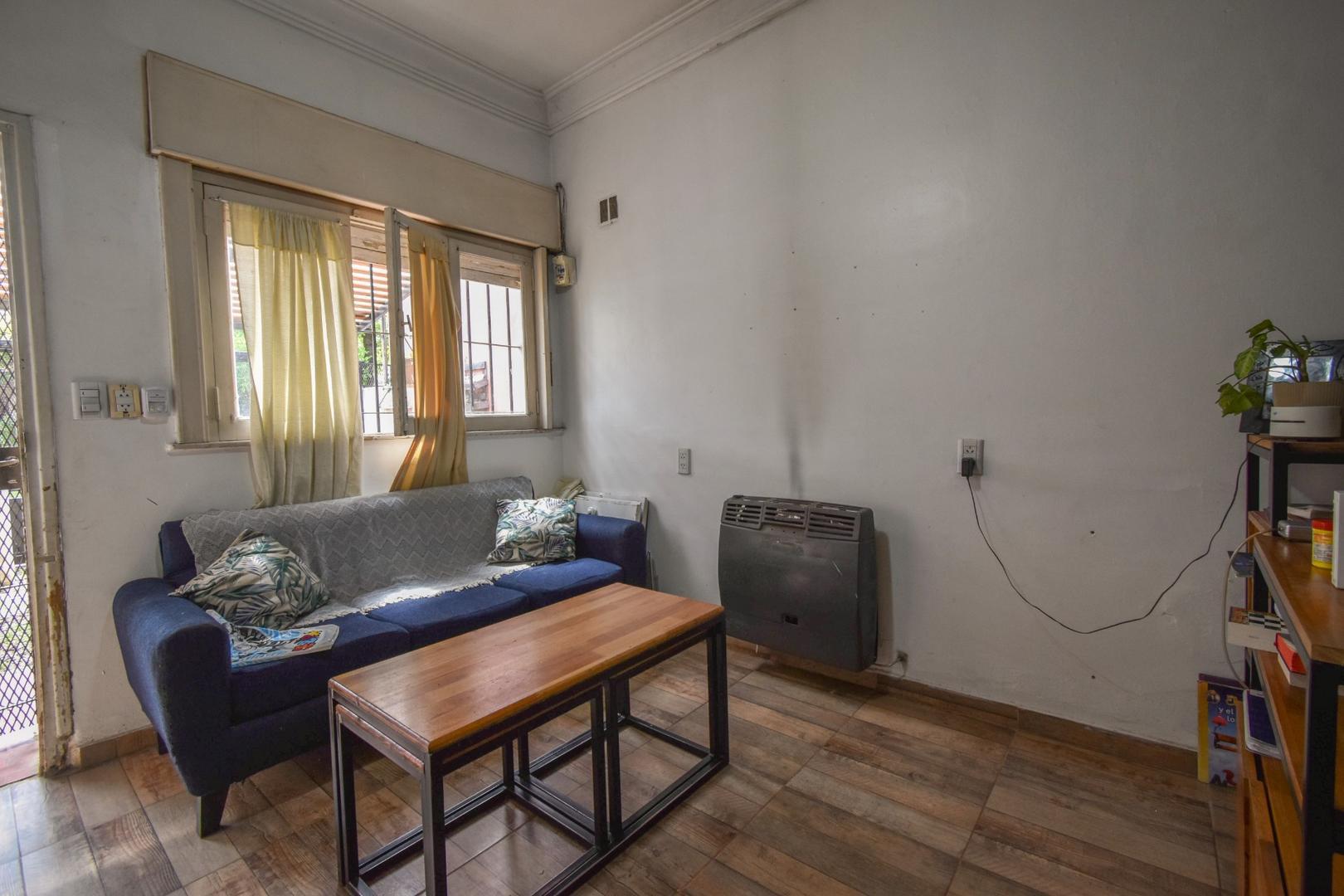 Casa 3 ambientes con 1 baño