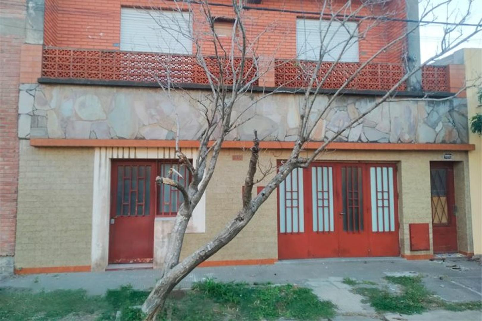 DOS VIVIENDAS PLANTA BAJA Y PLANTA ALTA PJE. TRENTO 4666