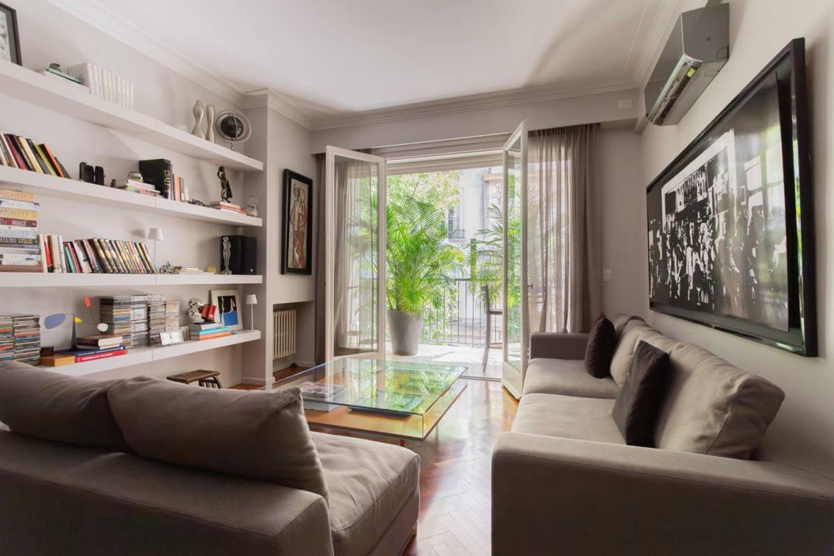 Juncal y Carlos Pellegrini