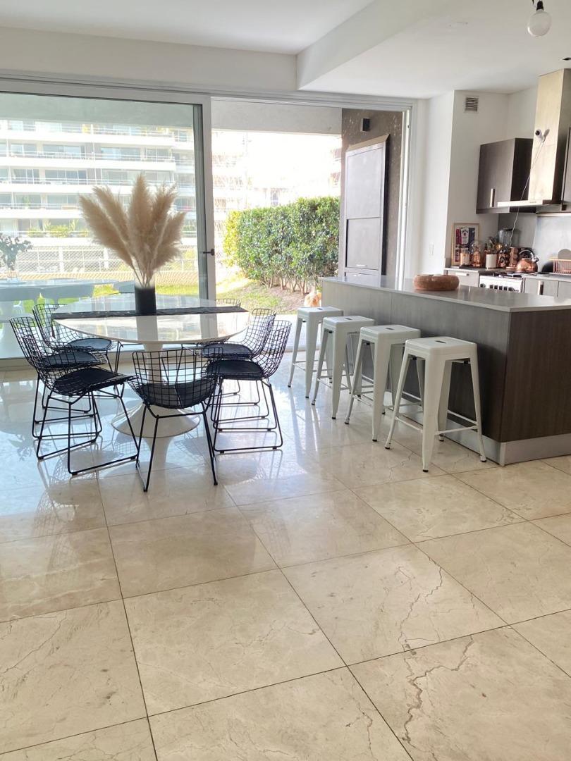 Departamento 4 ambientes con 3 baños