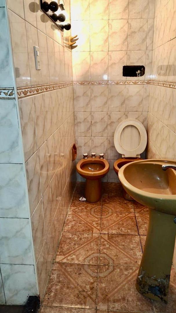 VENTA PH EN EN AV ROLON AL 2000 BECCAR 2 AMBIENTES CON PATIO