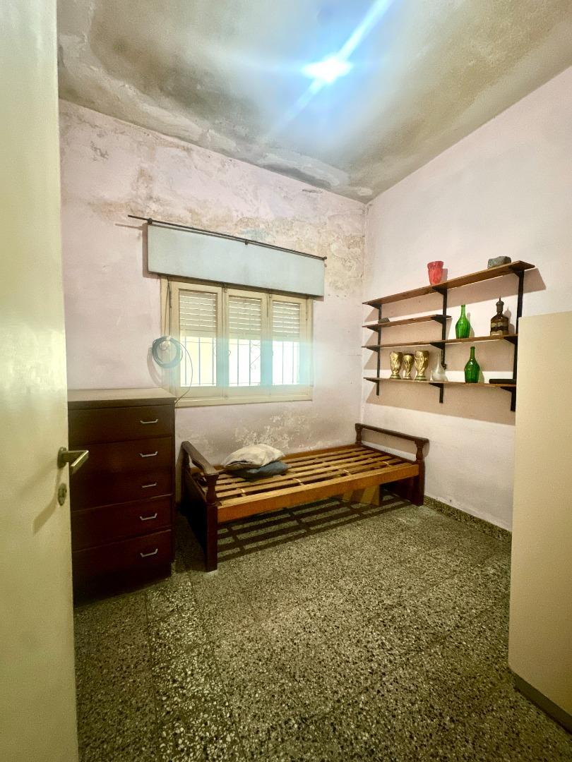 Casa 3 dorm con importante Lote de 10 x 40 - Temperley