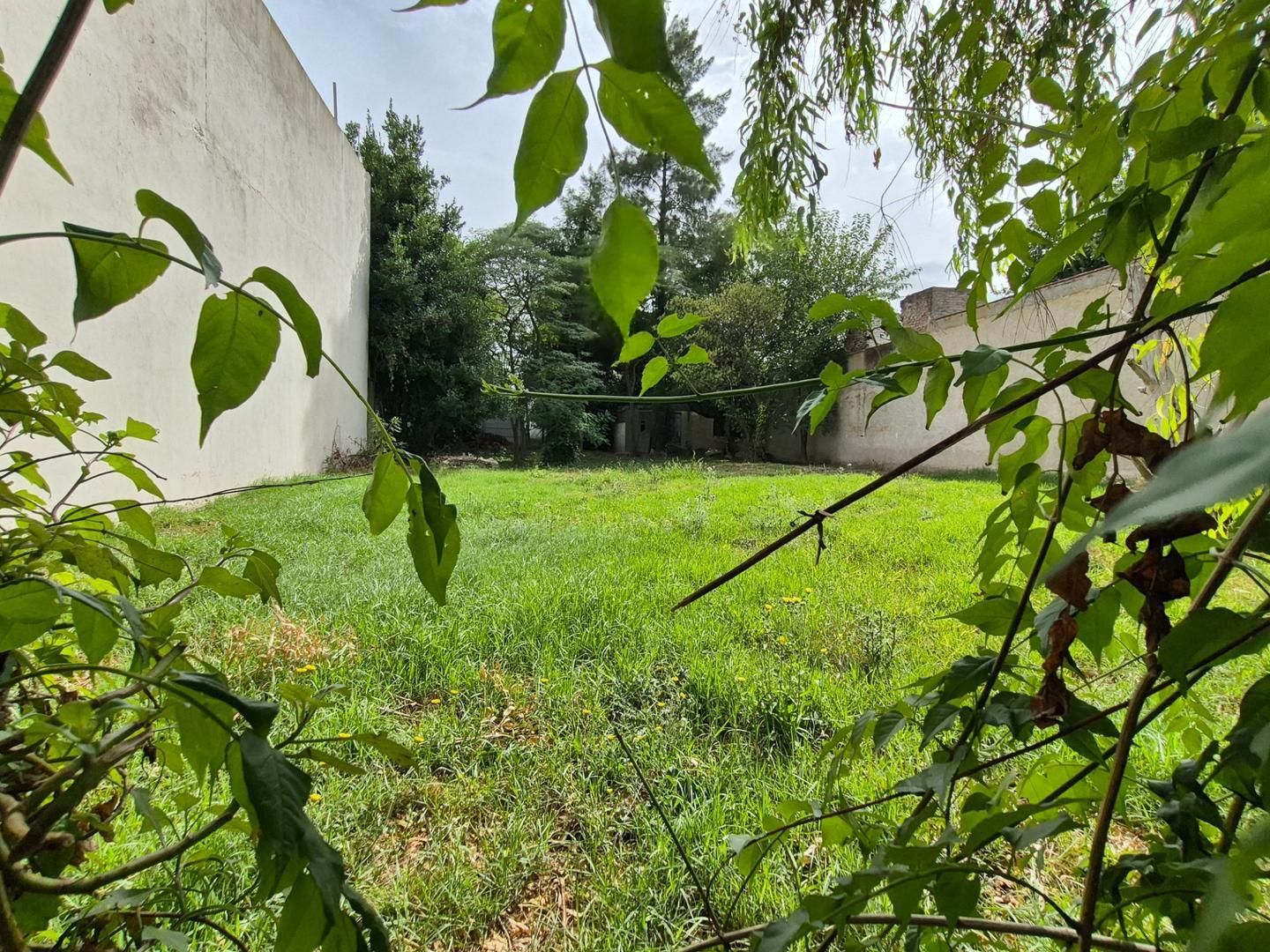 TERRENO CON FRENTE A LA LAGUNA