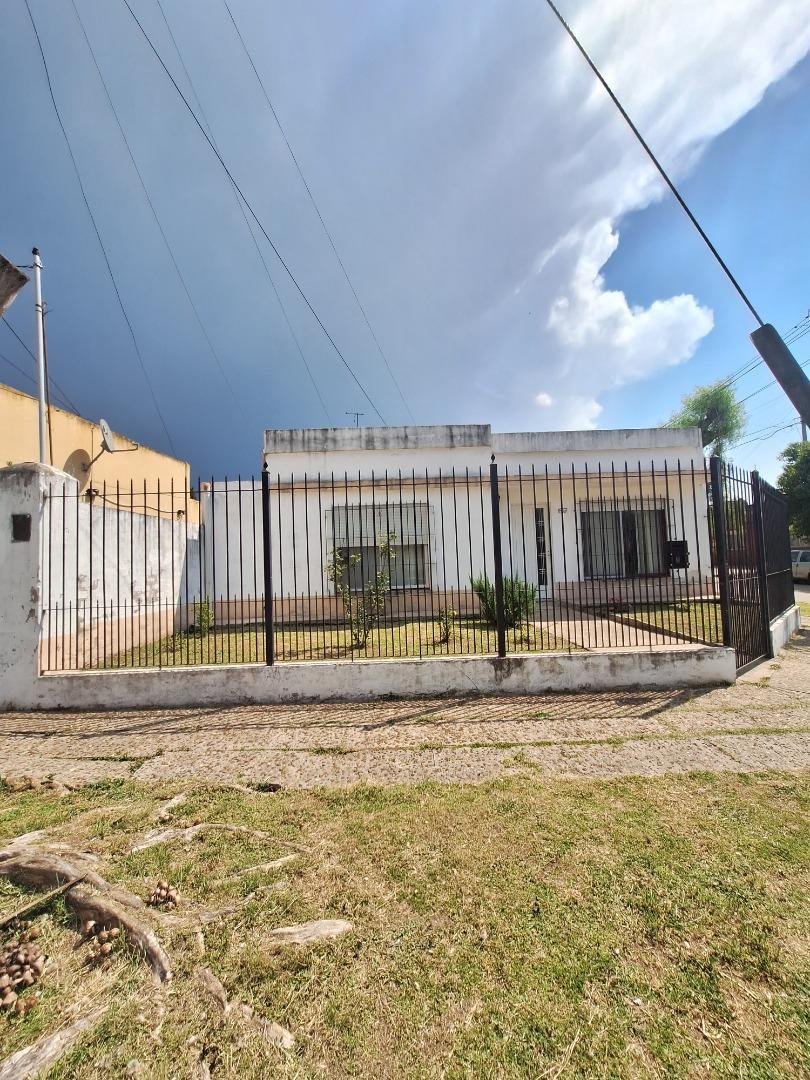 Venta Casa 3 amb. Apta crédito.