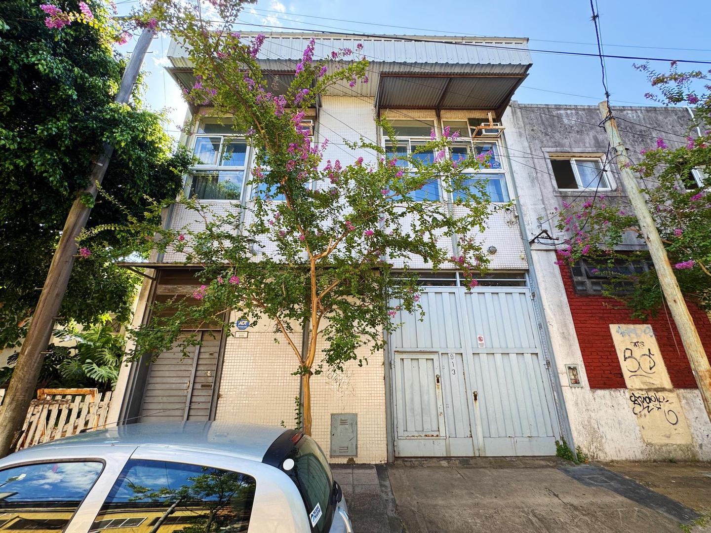 GaLpon con oficinas en VENTA  en San Fernando.