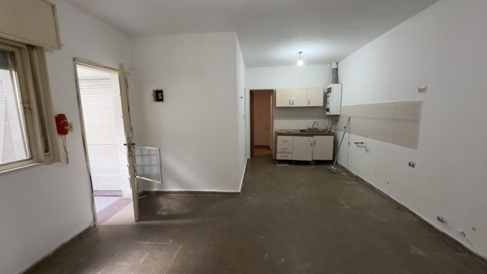 Guemes 2670 , Piso 0