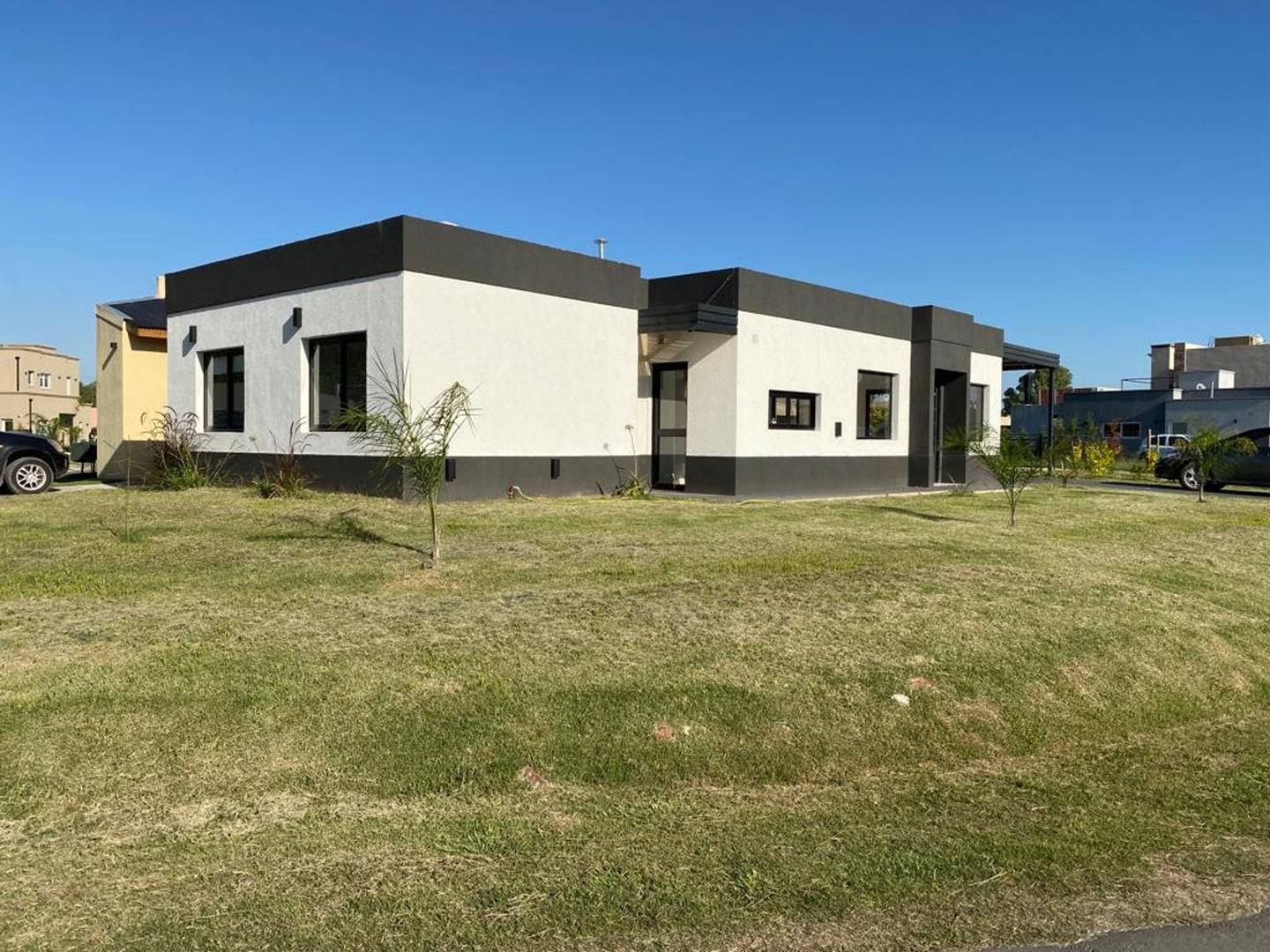 VENTA CASA 4 AMB  PILAR LA CAÑADA CON PILETA