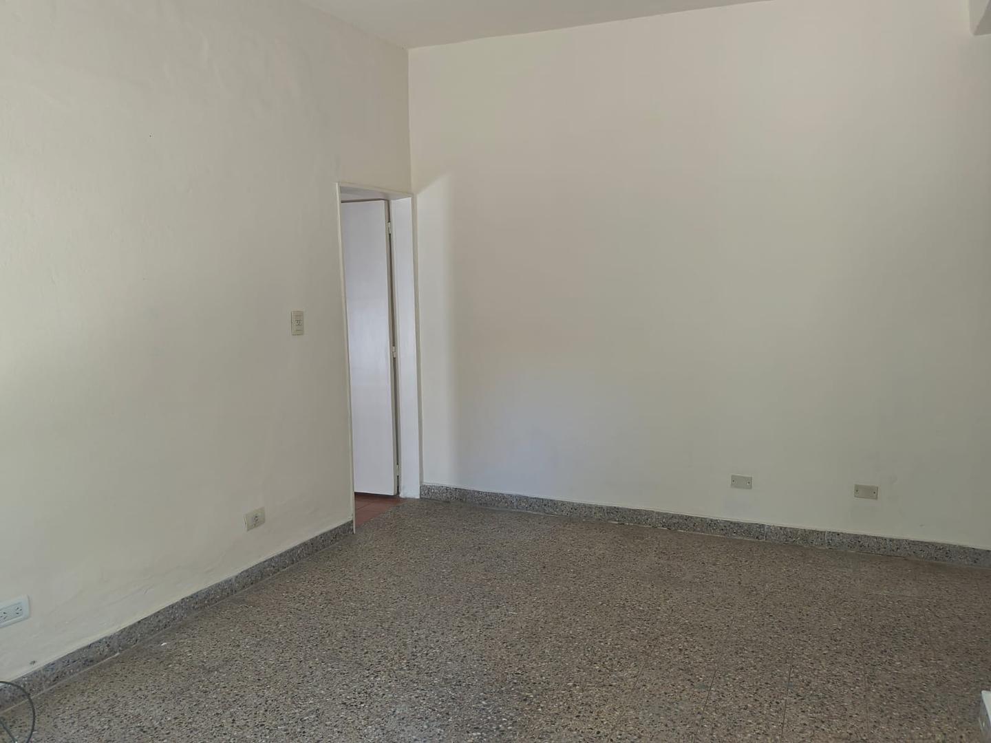 Depto Tipo Casa 2 ambientes con 1 baño