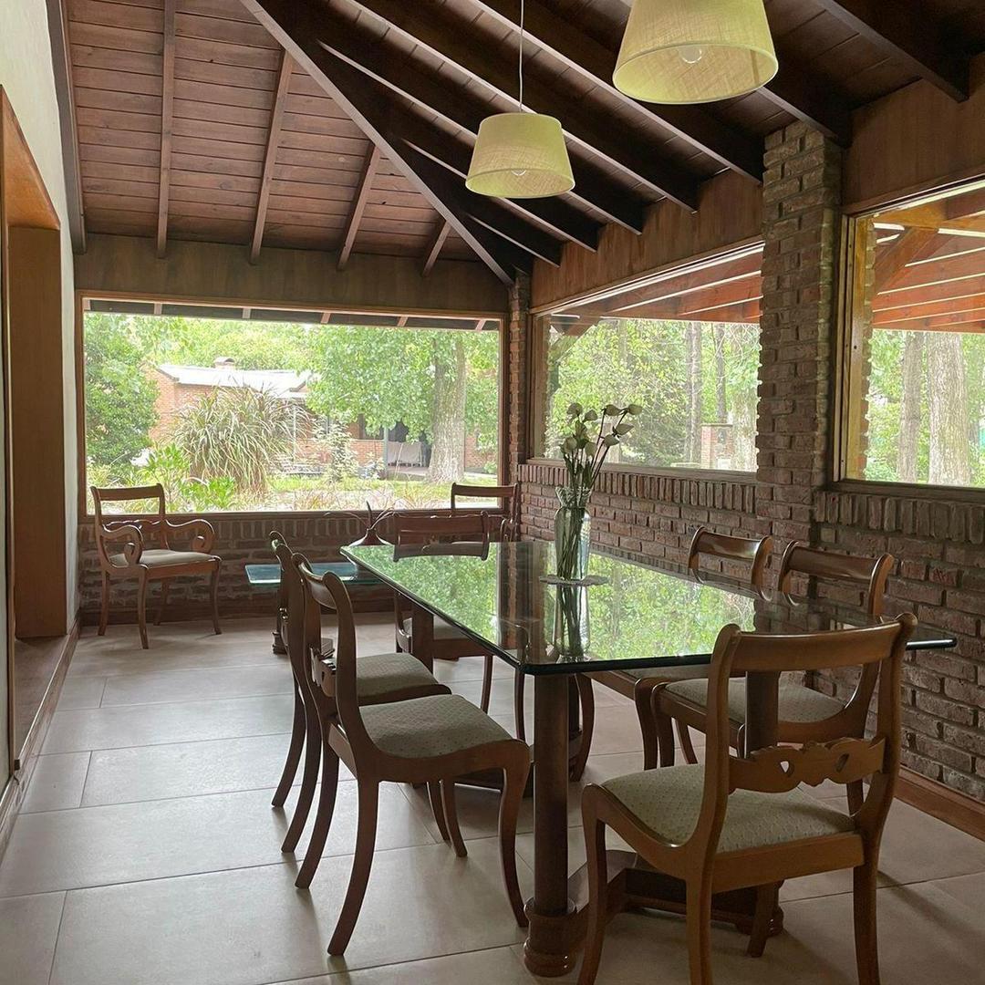 CASA 7 AMBIENTES CON PISCINA - LA TRADICION