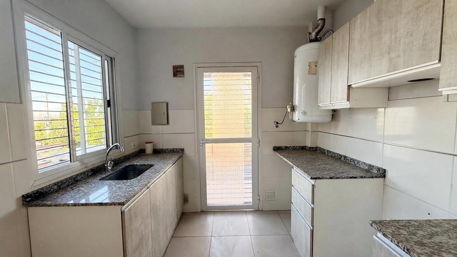 Oportunidad Departamento en Villa Nueva De Guaymallen complejo de 4 unidades sin expensas