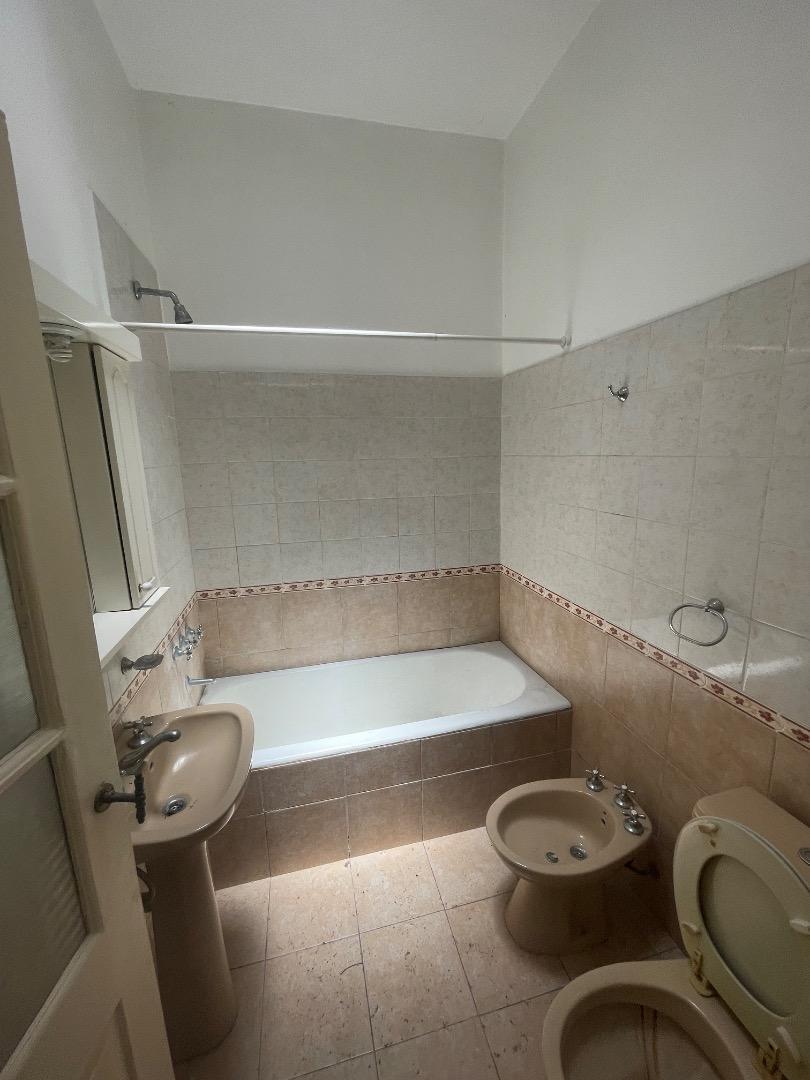 Depto Tipo Casa en Alquiler con 1 cochera