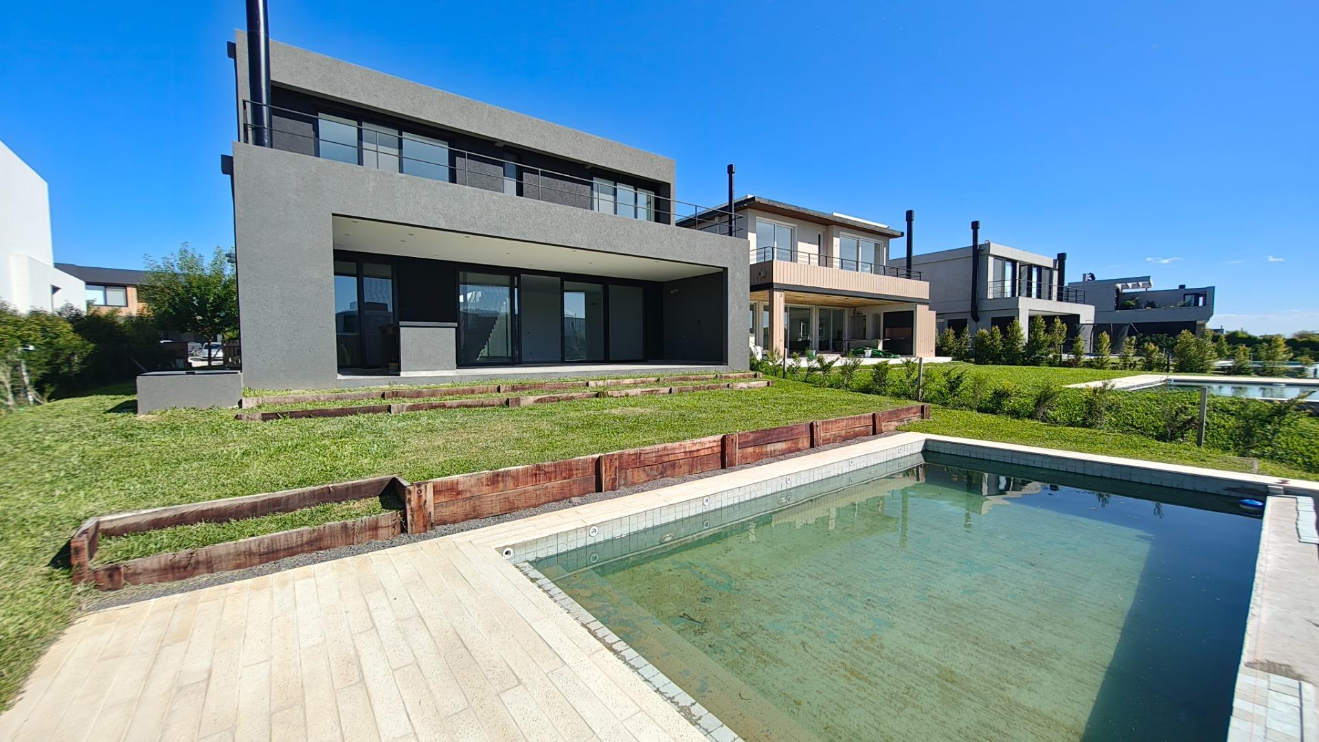 Casa a estrenar, venta en B. Los Carpinchos, Nordelta, Tigre