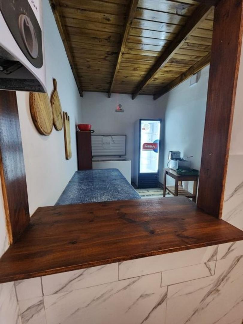 Casa 2 ambientes con 1 baño