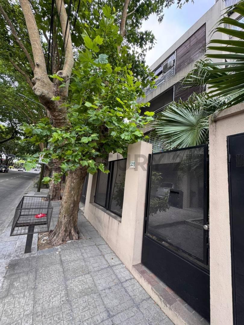 DEPARTAMENTO DE 2/3 AMBIENTES DE CATEGORIA CON COCHERA EN LA LUCILA