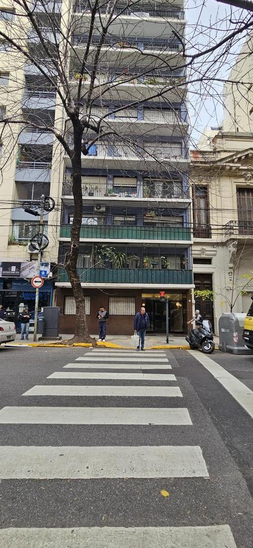 Venta de departamento de tres dormitorios en Palermo .