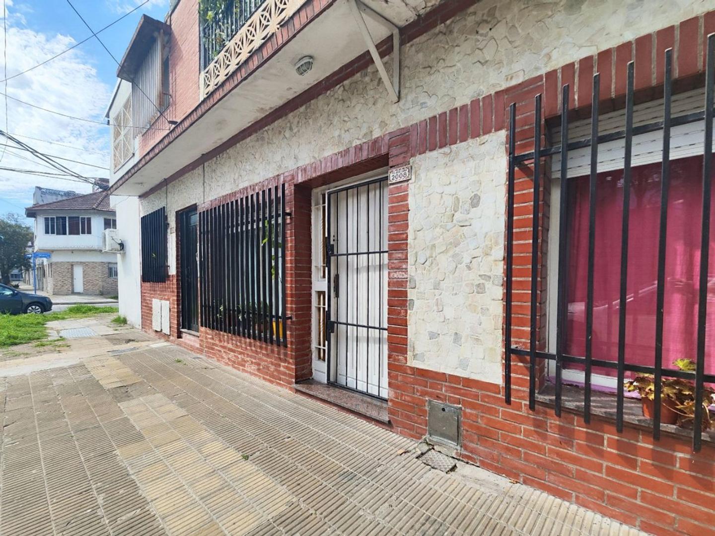 VENTA PH 4 AMBIENTES EN SANTOS LUGARES - Permuta