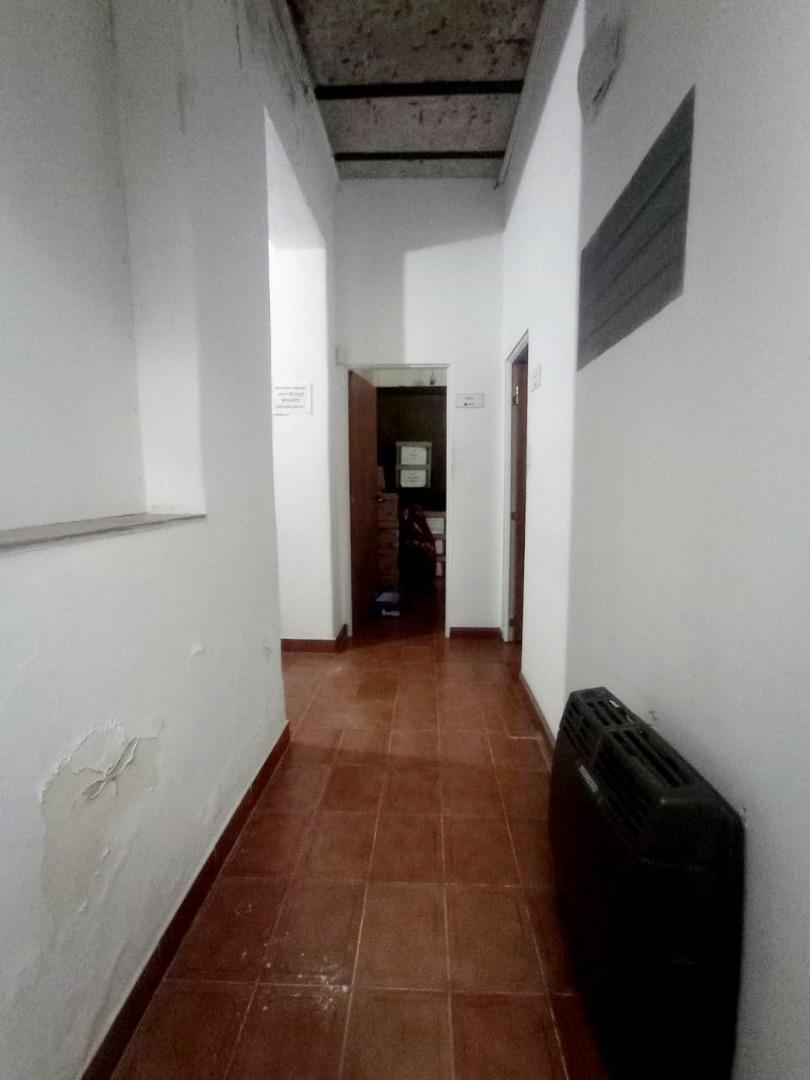 CASA EN PLANTA BAJA DE 3 AMBIENTES EN PICHINCHA CON PATIO
