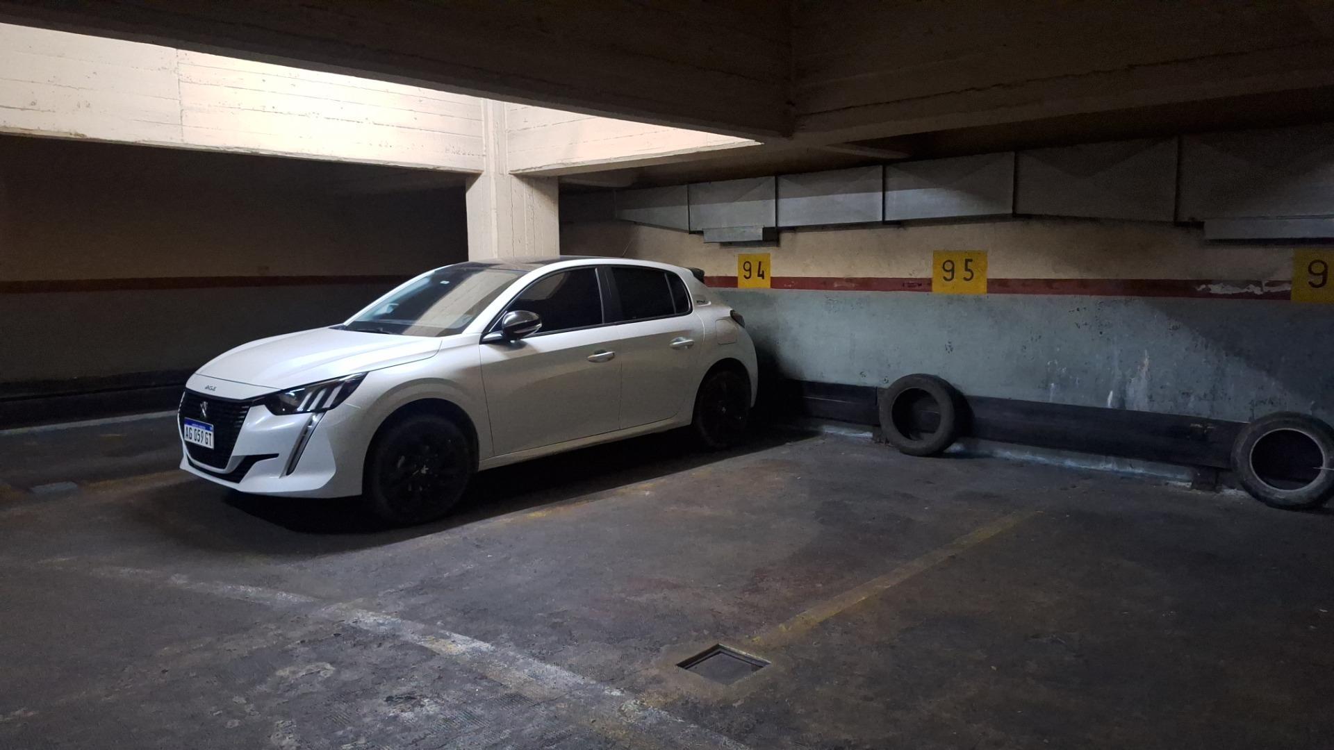 COCHERA FIJA PARANA  Y LAVALLE EXCELENTE UBICACION