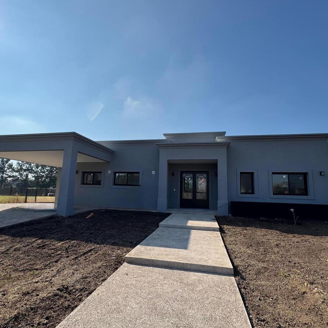 Adg. Casa A Estrenar En Barrio Privado Monet