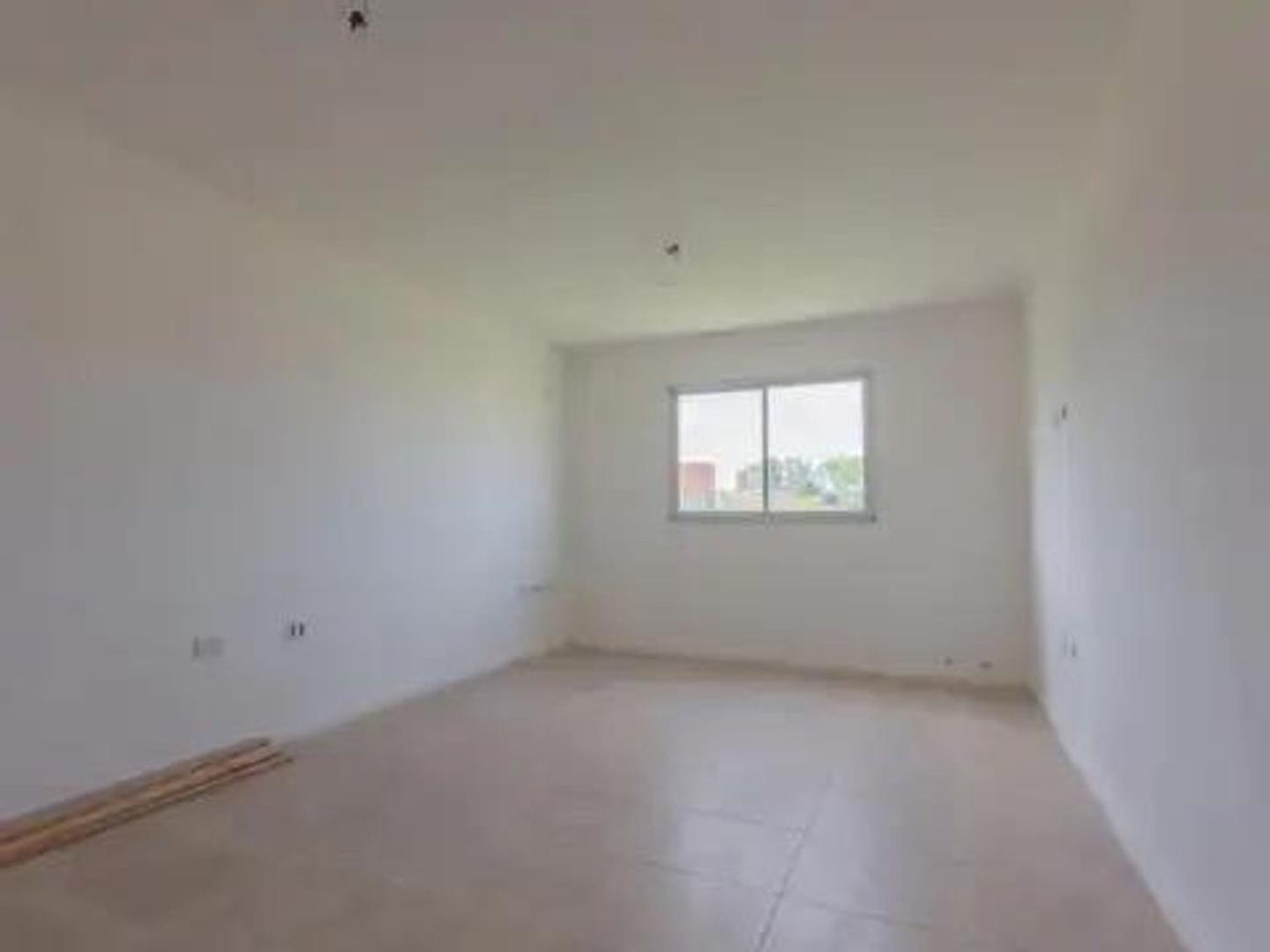 CASA EN VENTA DE 2 DORMITORIOS EN ROLDAN EL MOLINO