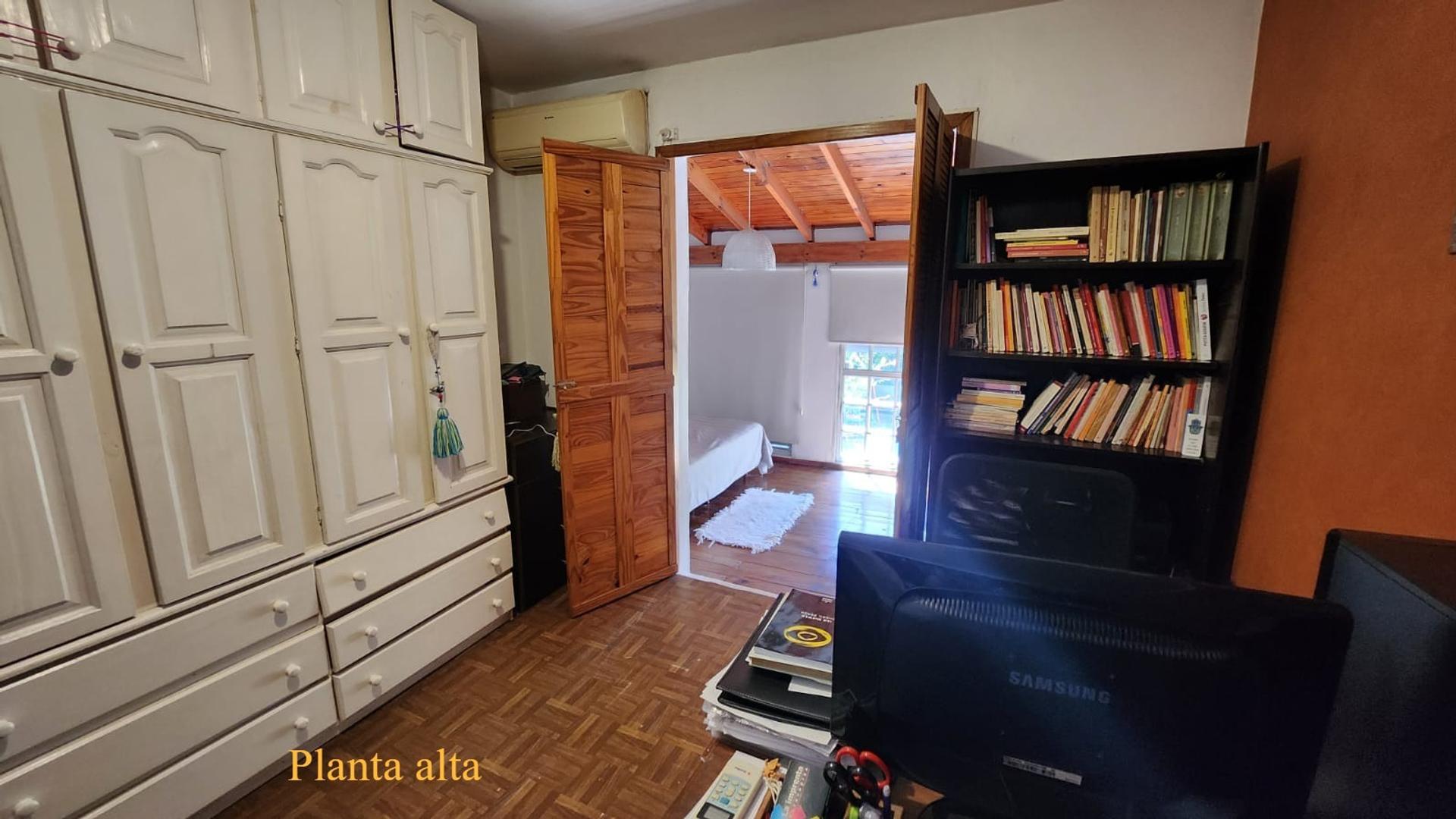 Duplex en venta. Longchamps