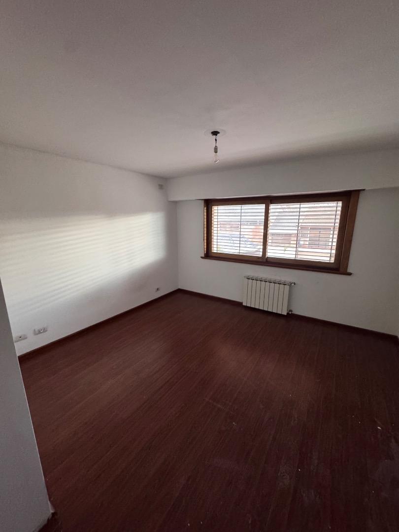 Depto Tipo Casa en Alquiler en Hurlingham, $ 2.000.000