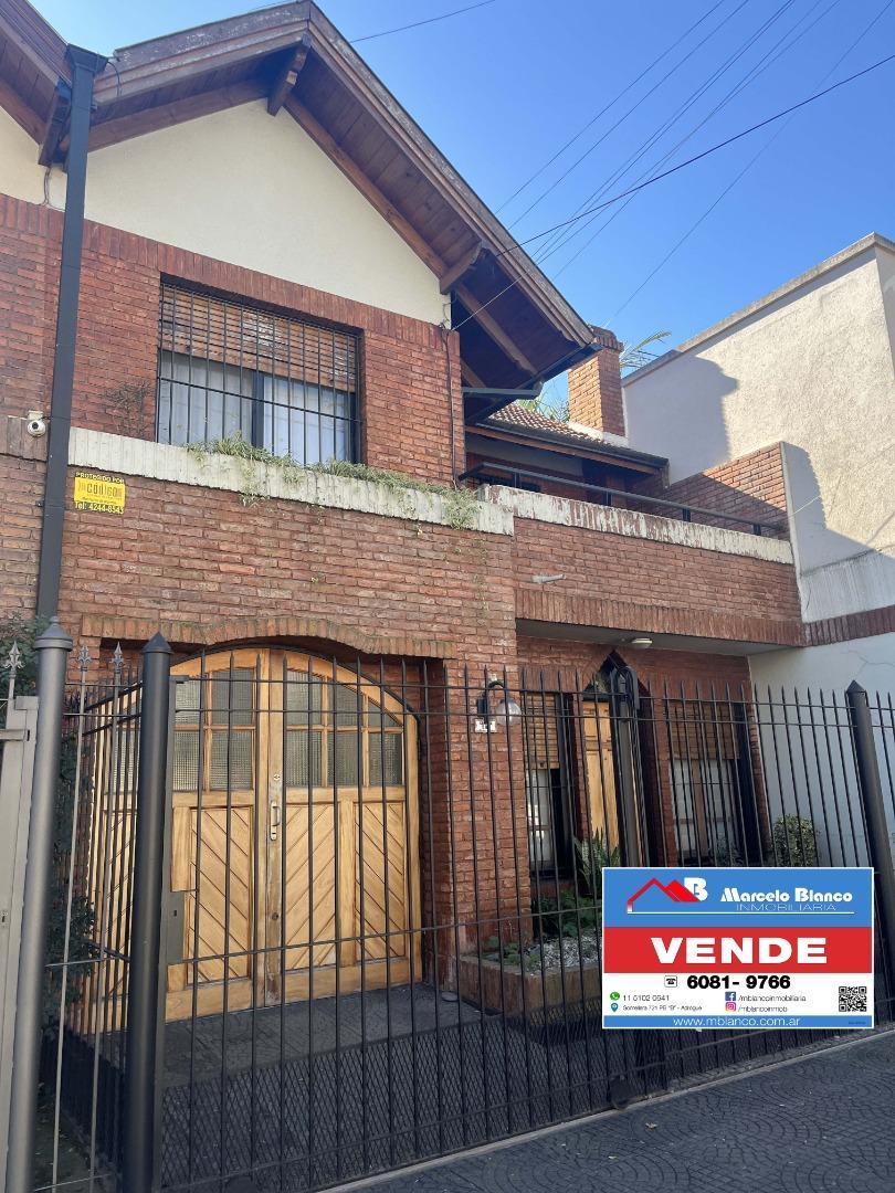 Banfield venta Chalet muy buena ubicación excelente estado