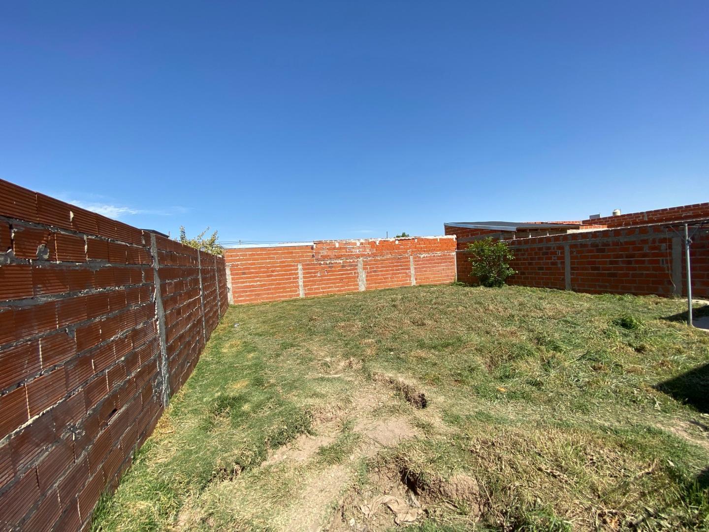 Casa 3 ambientes con 1 baño