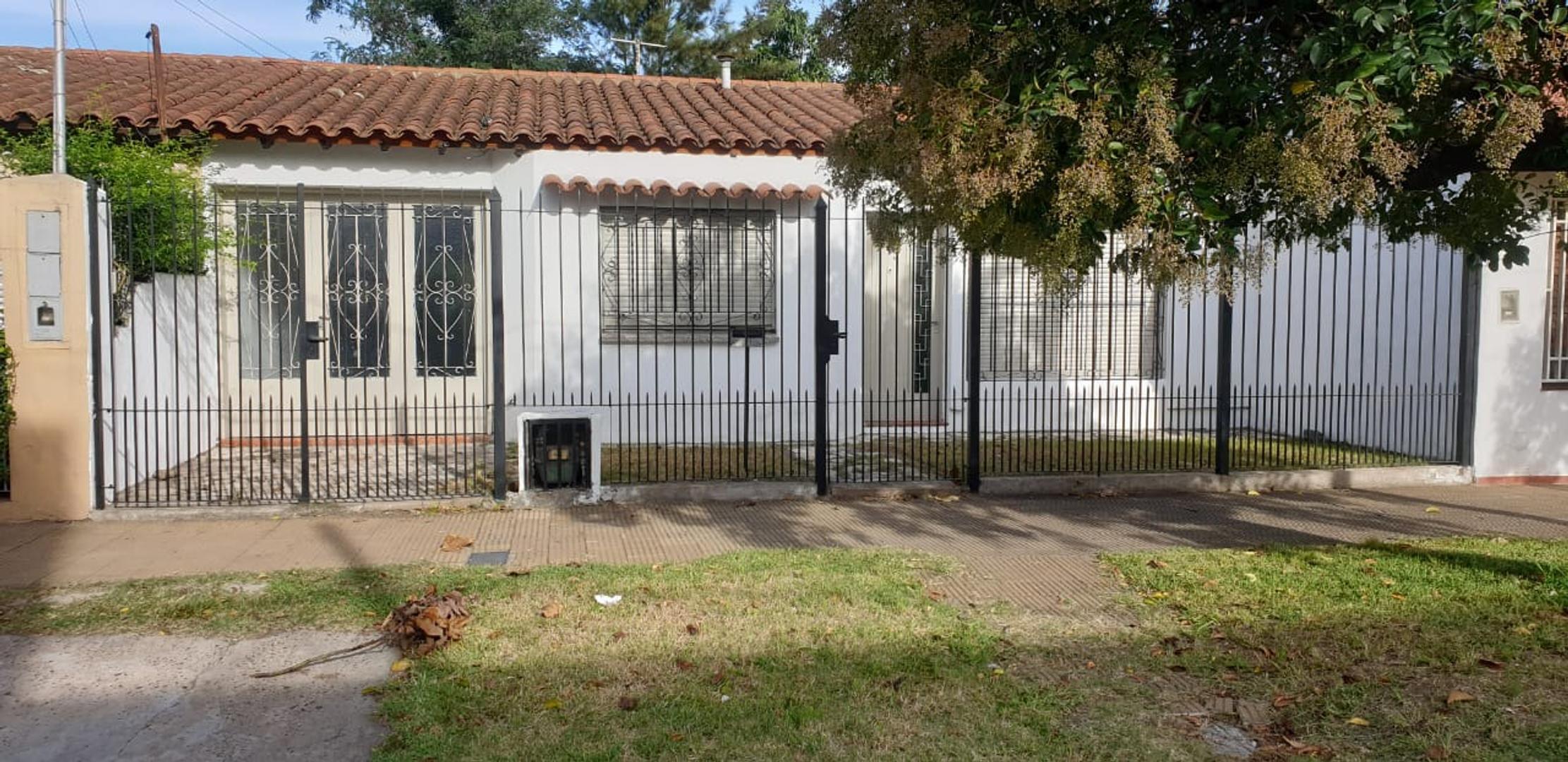 Gabriela Mistral 1276