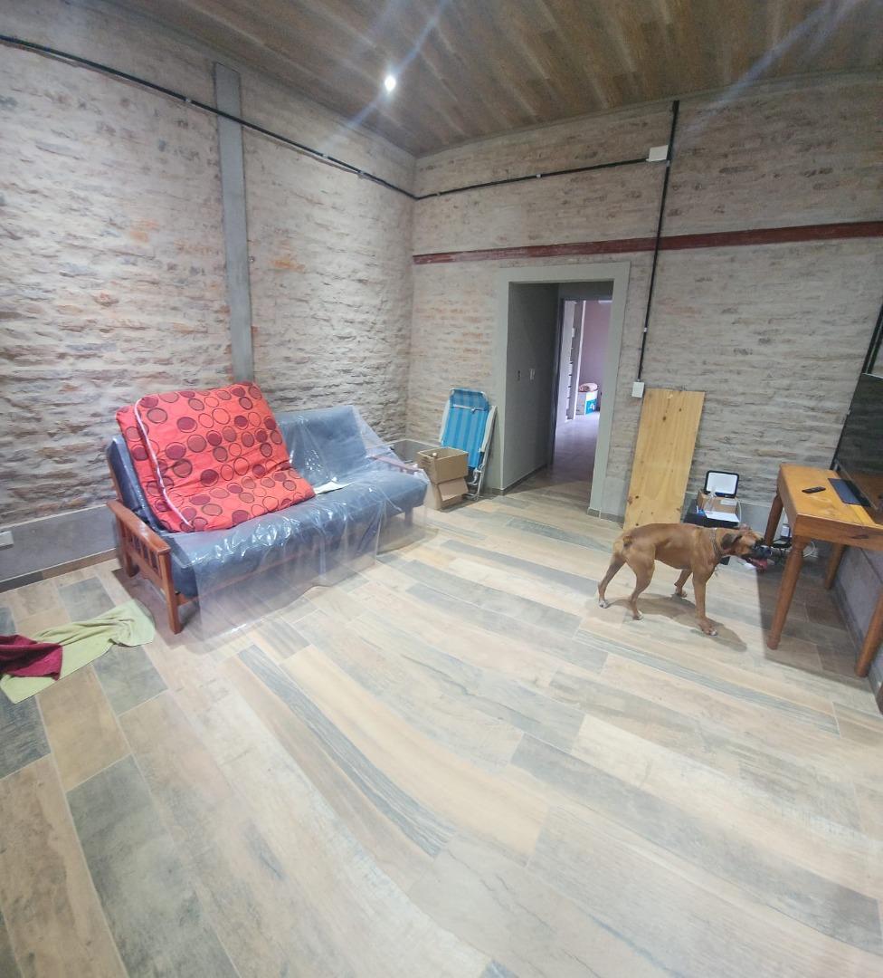 Casa 2 ambientes con 2 baños