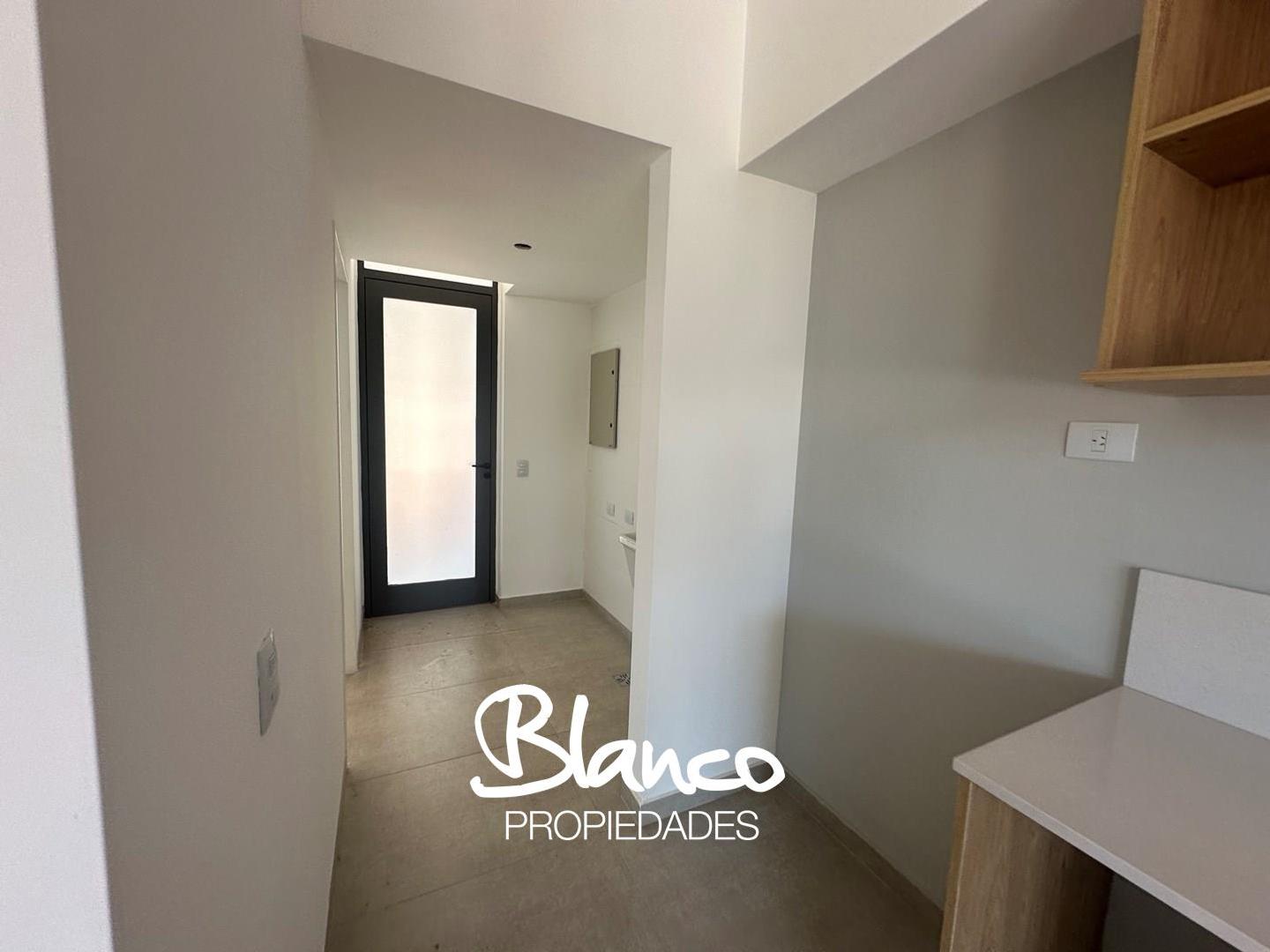 Departamento en Alquiler con 1 cocheras