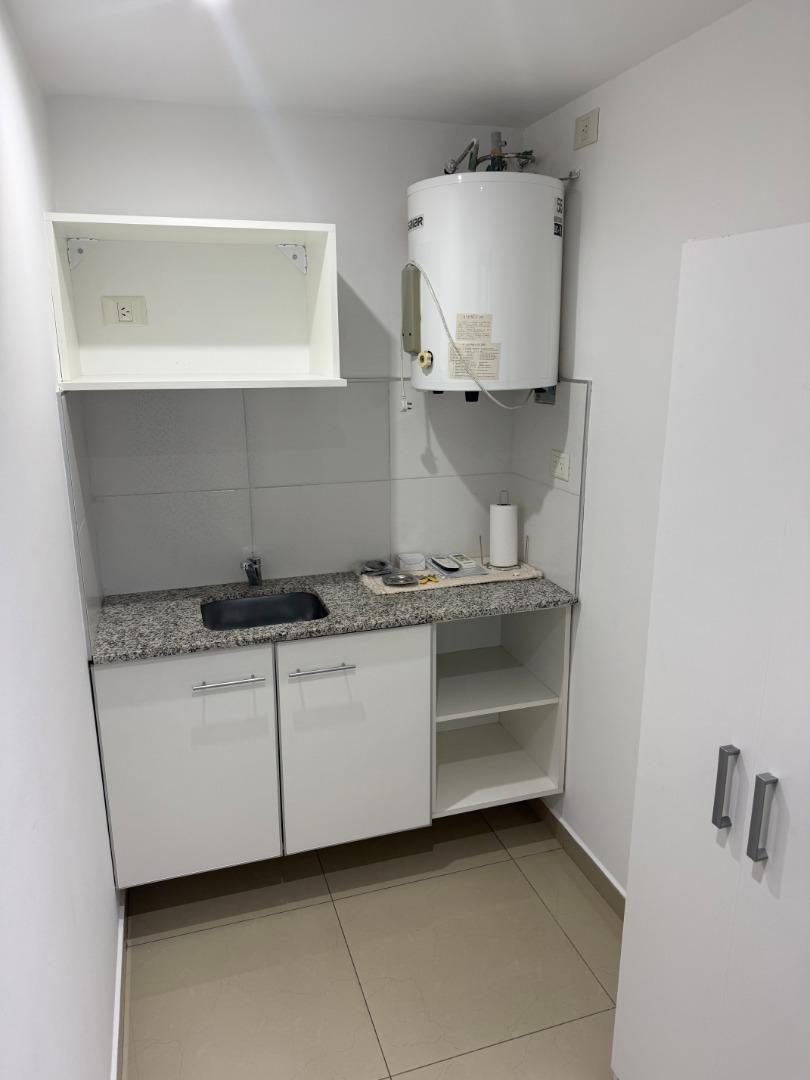 Oficina en Alquiler al Este