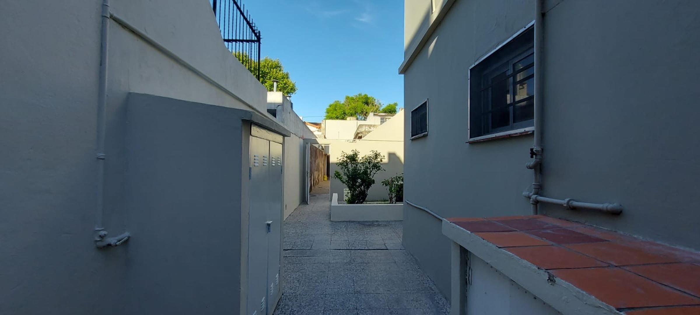 Depto Tipo Casa en Alquiler de 3 ambientes