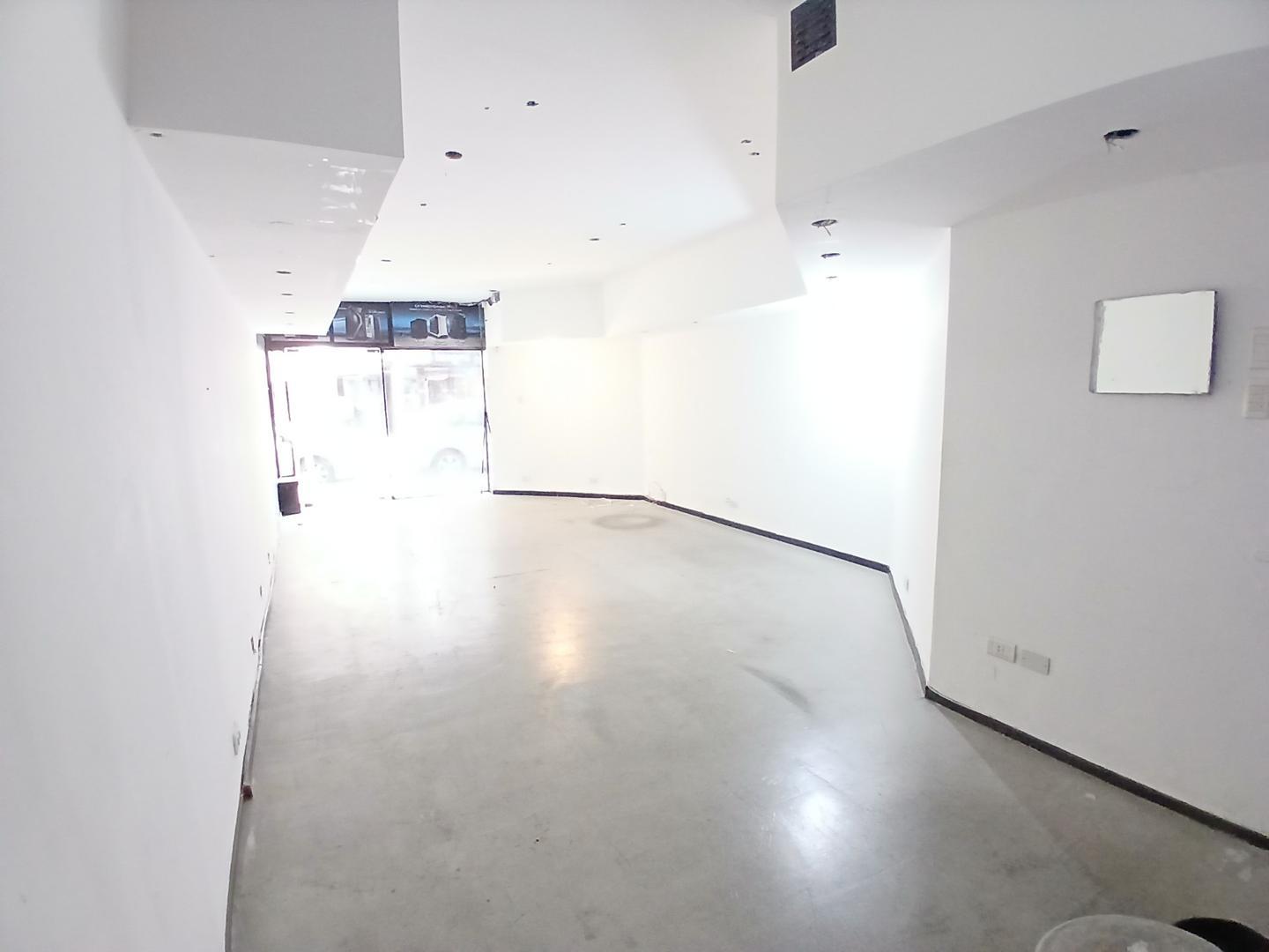 Local en Venta en Recoleta, USD 280.000