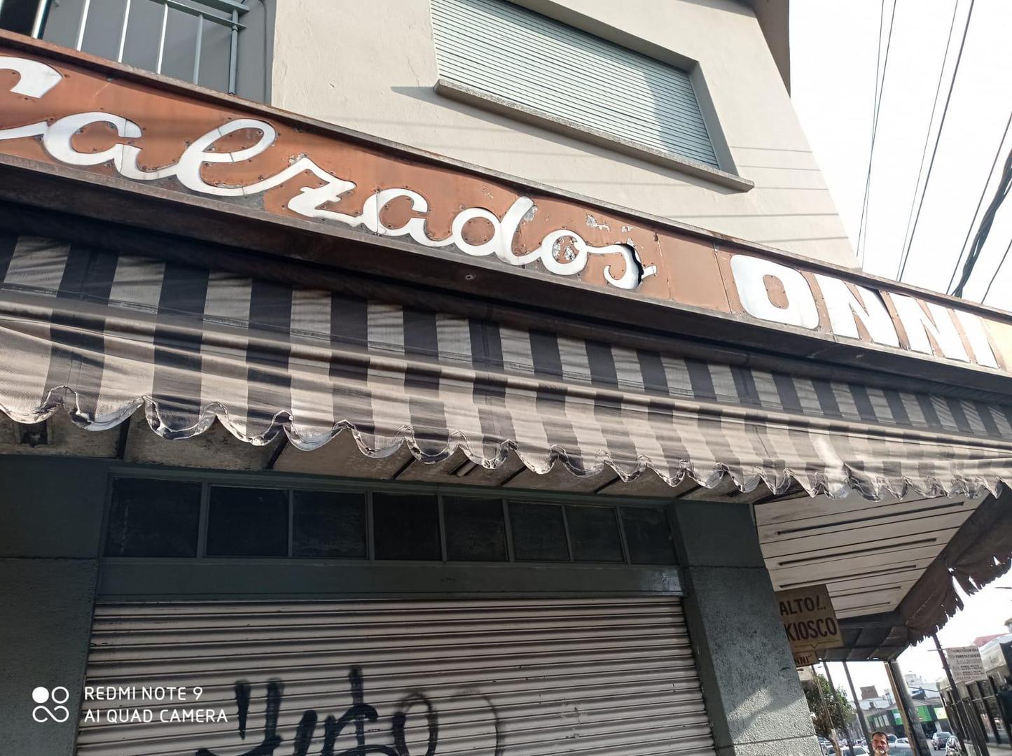 Edificio Comercial en Caseros