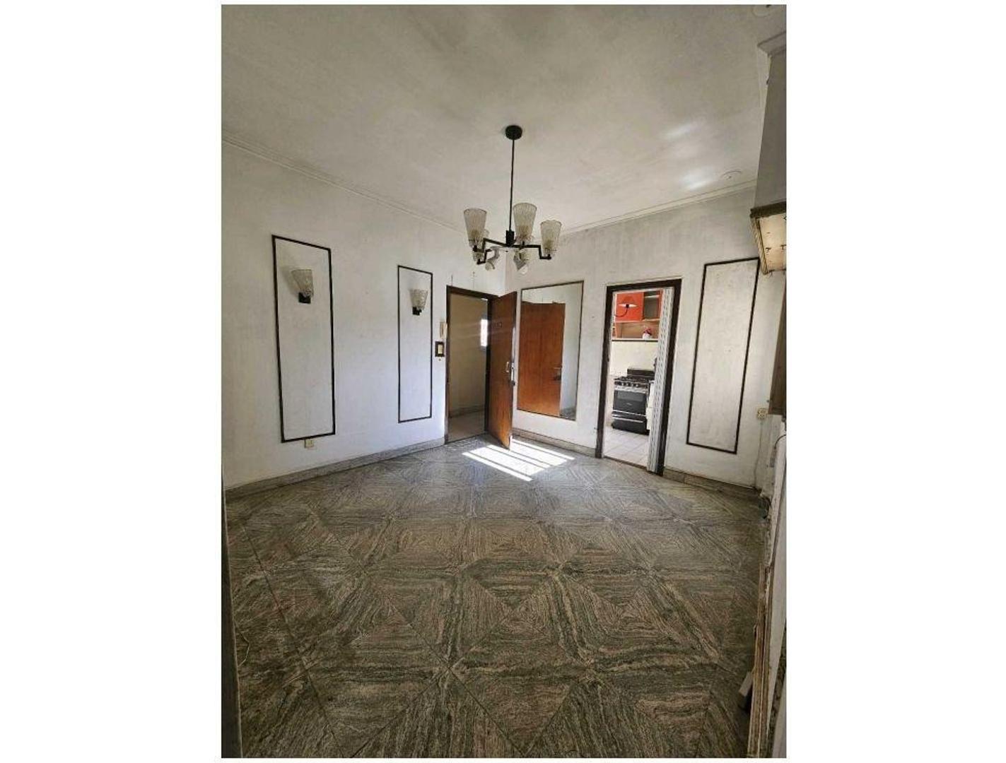 DEPARTAMENTO DE 3 AMBIENTES LATERAL, LUMINOSO