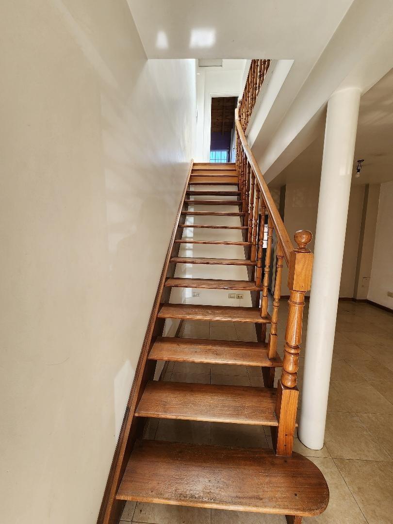 Depto Tipo Casa 4 ambientes con 2 baños