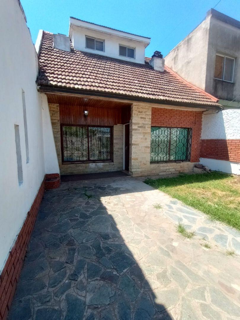 Casa - Alquiler - Argentina, San Miguel - Echeverria 438