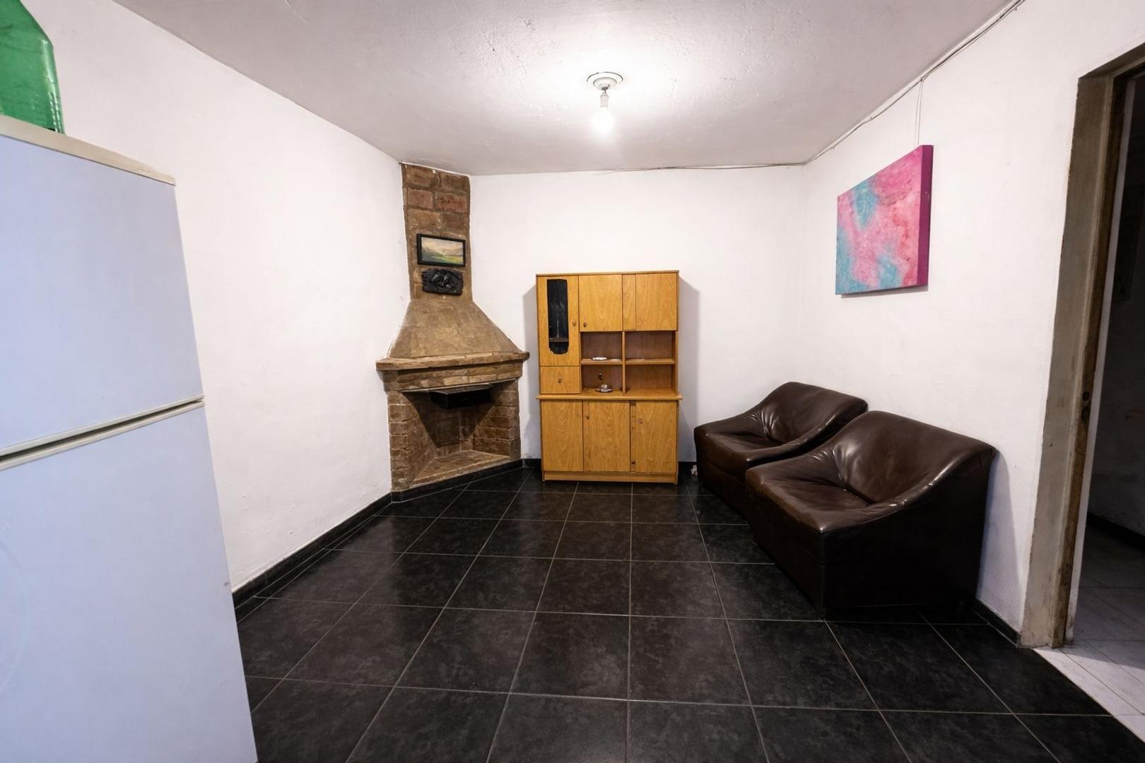 PROPIEDAD CON DOS CASAS EN LA CALERA