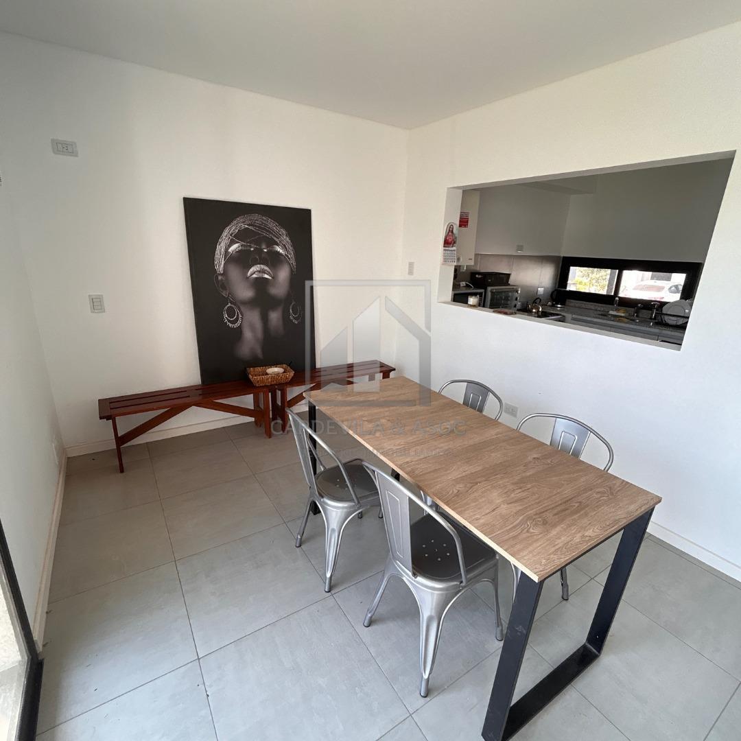 Casa en Venta con 1 cochera