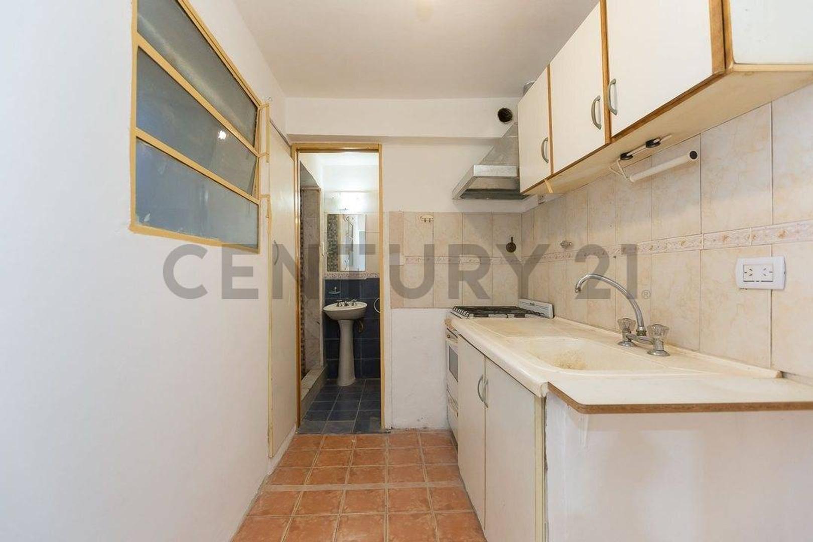 Cavassa 3000, Piso 0