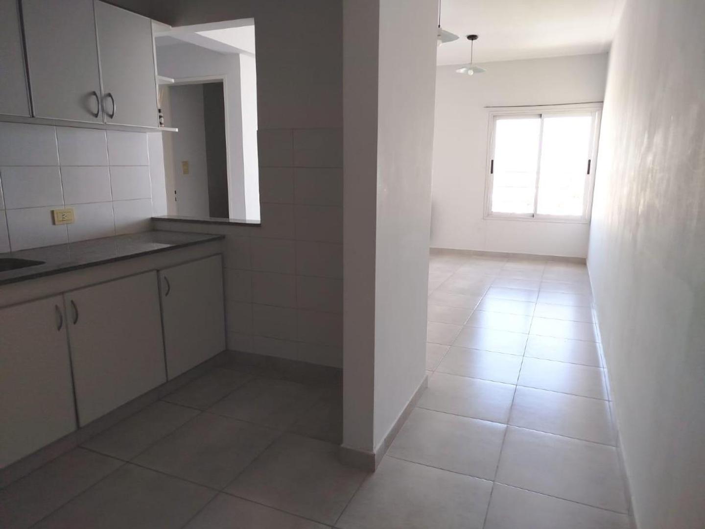 VENTA, Departamento, centro de Bahía Blanca. 2 dormitorios, bajas expensas.