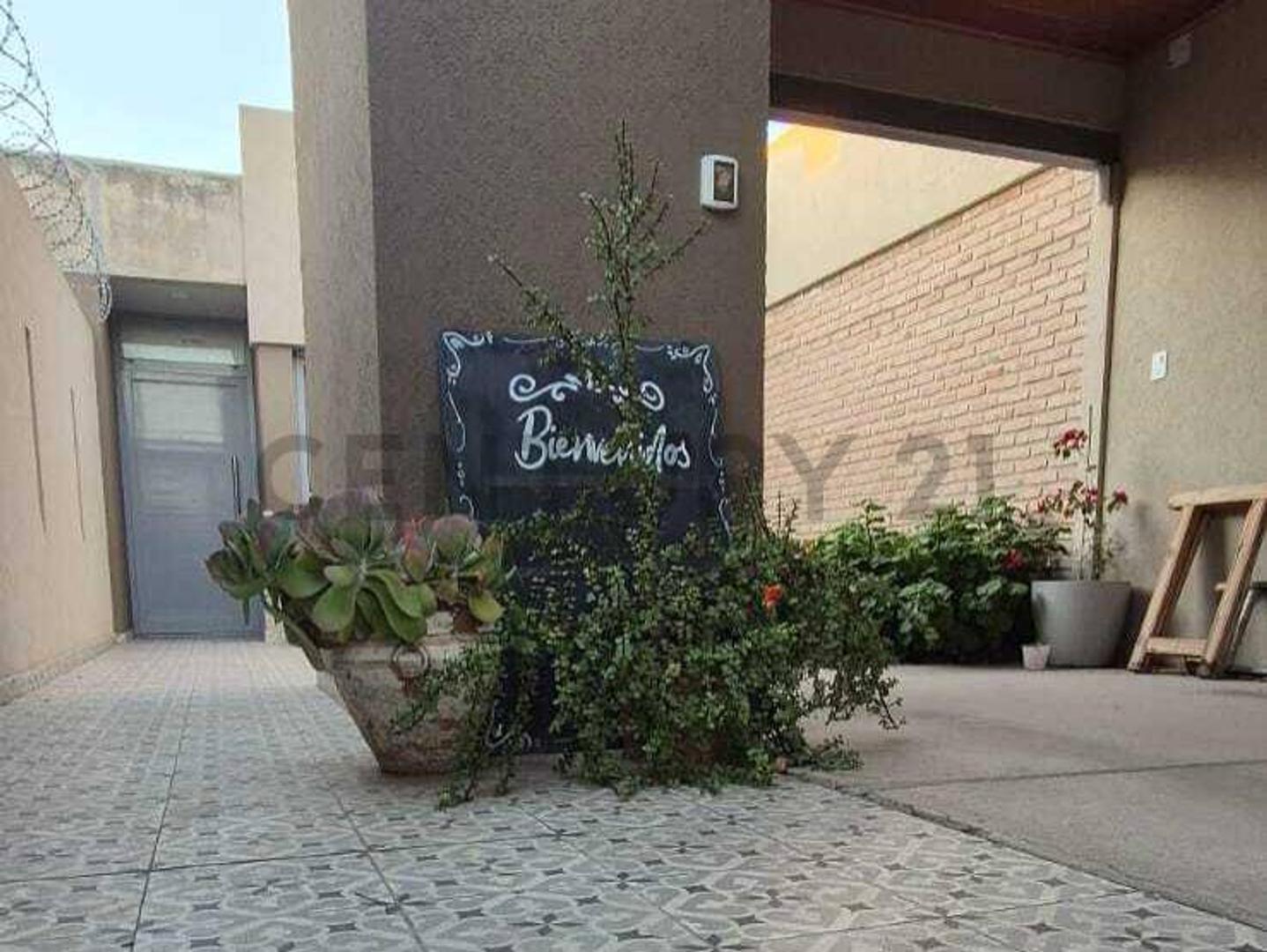 Se vende ph impecable planta baja en Rafaela